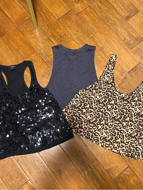 3 Cropped Tank Tops Leopard Print, Sequins & Solid Tank Tops Small